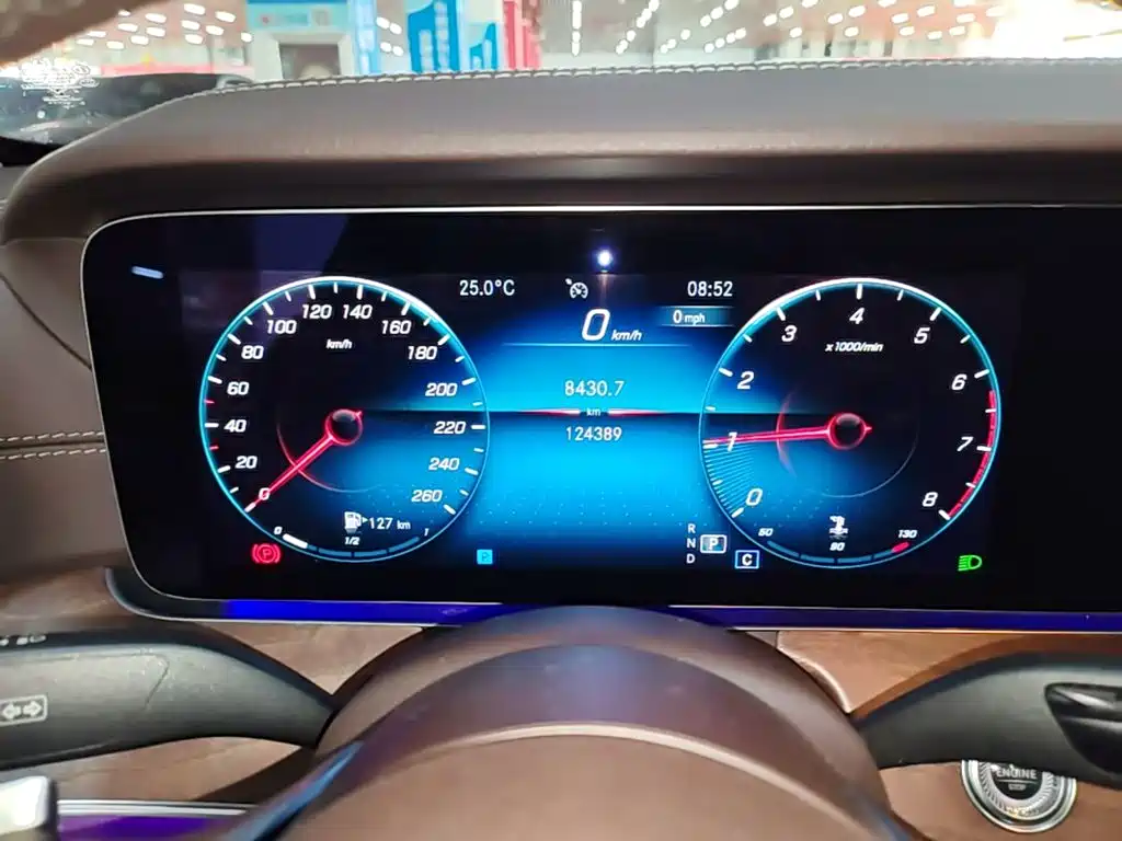 Mercedes-Benz E-Class — миниатюра 12