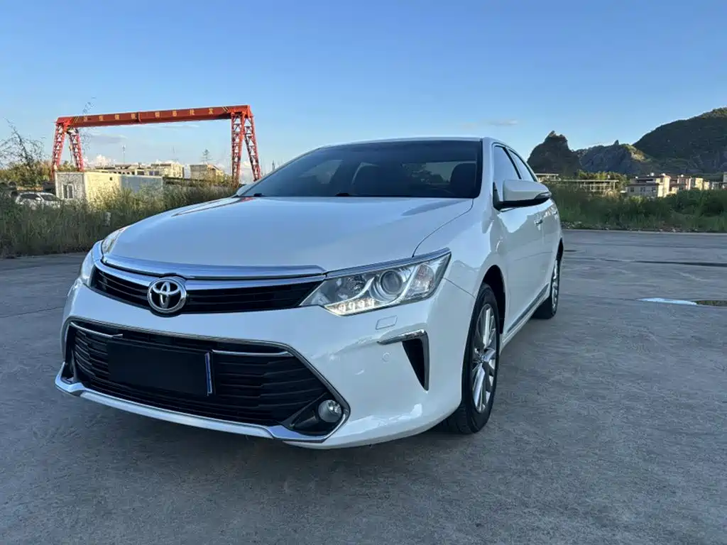 Toyota Camry — миниатюра 23