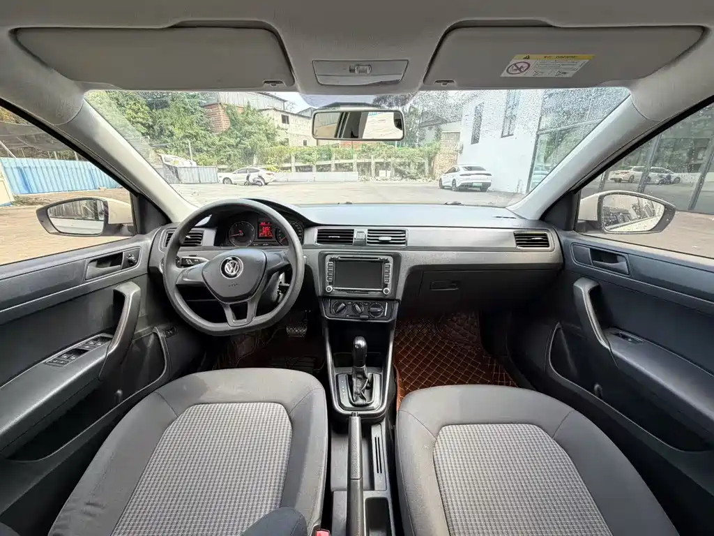 Volkswagen Santana — миниатюра 8