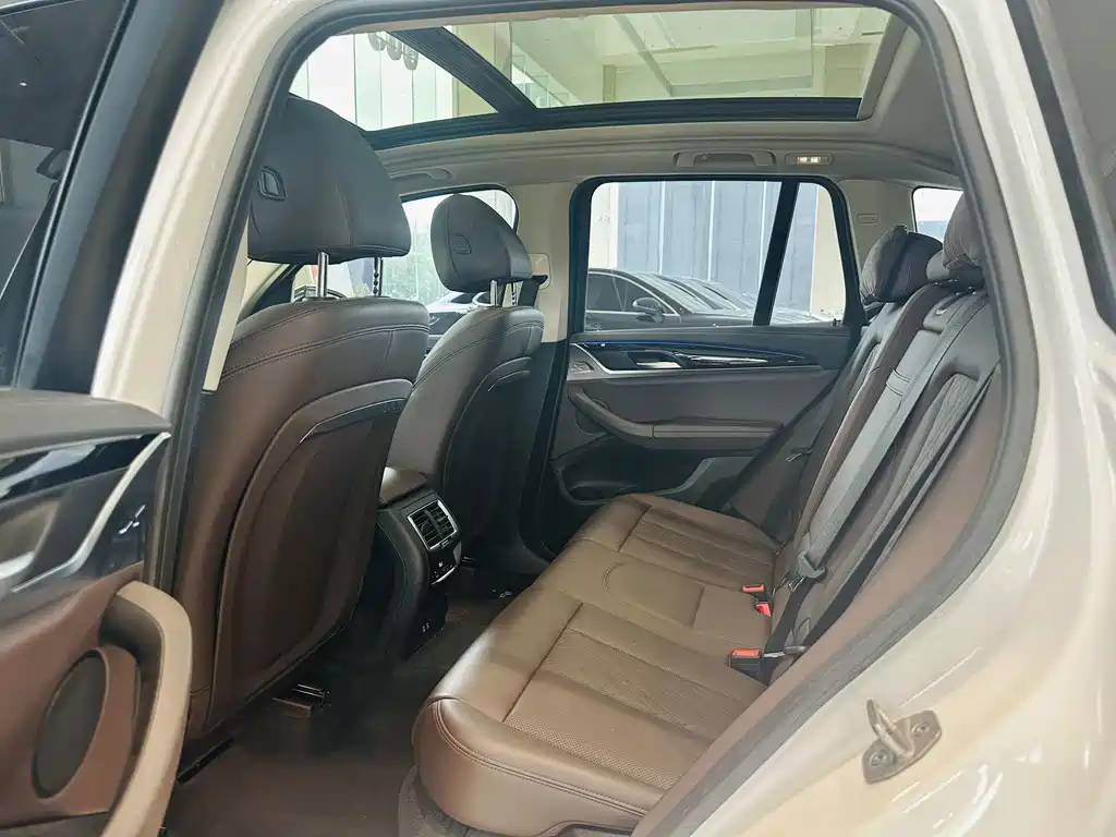 BMW X3 — миниатюра 9