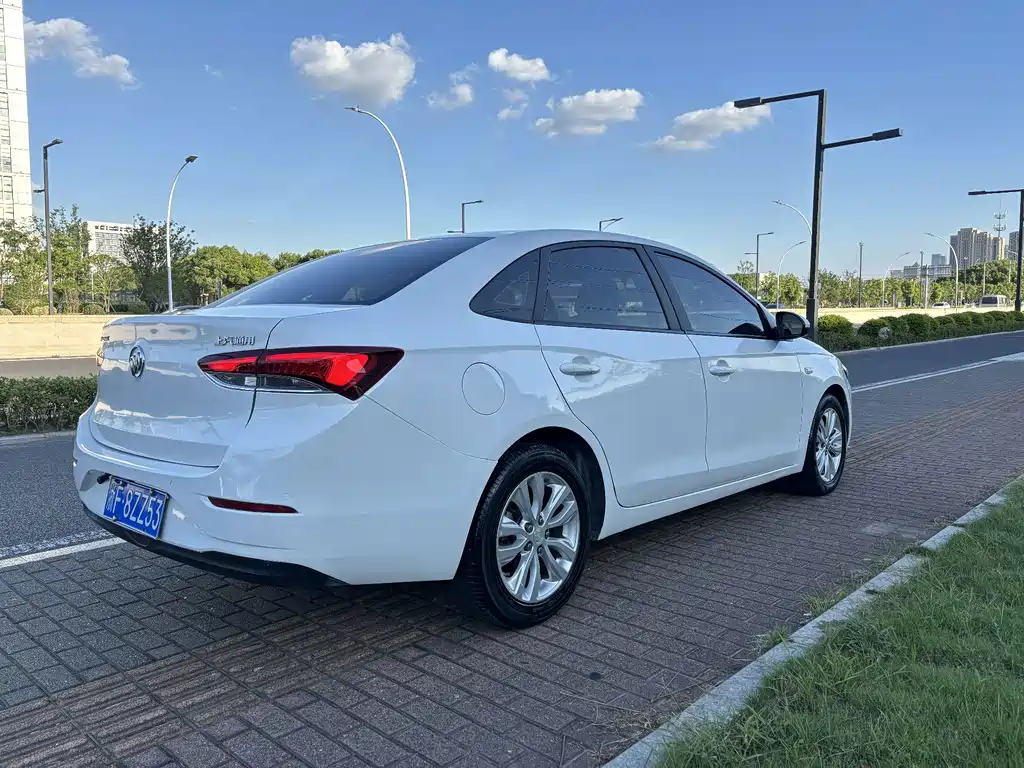 Buick Excelle — миниатюра 5