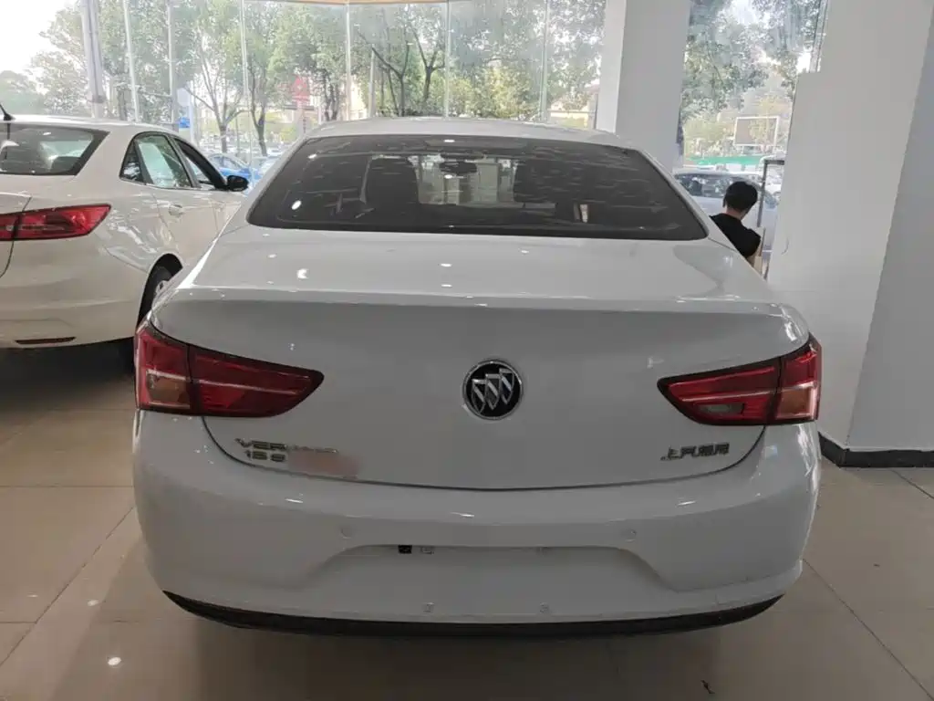 Buick Verano — миниатюра 6