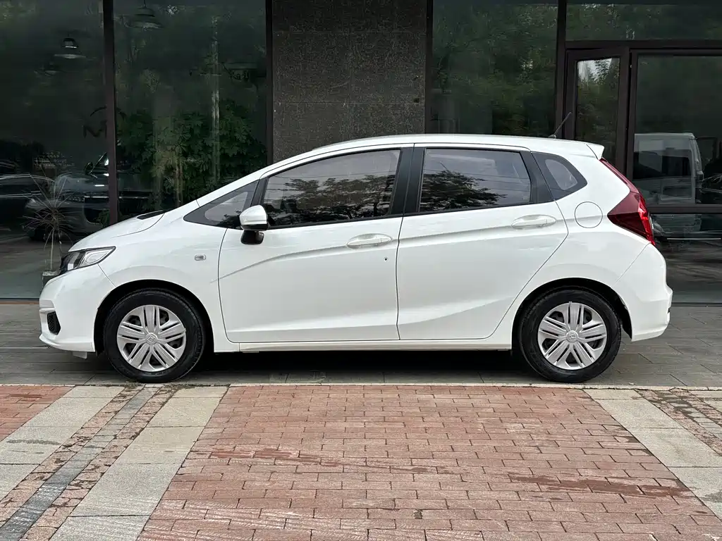 Honda Fit — миниатюра 5