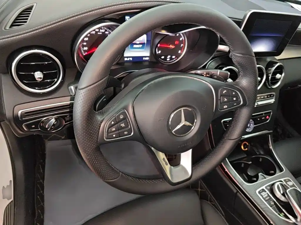 Mercedes-Benz C-Class — миниатюра 11