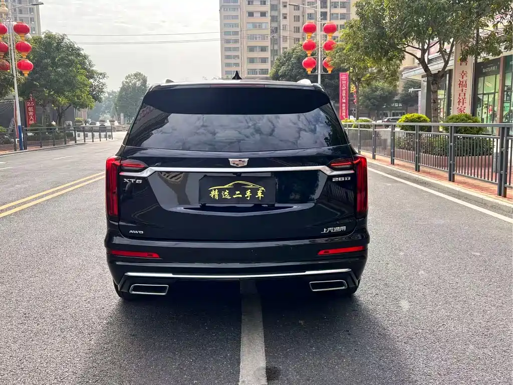 CADILLAC XT6