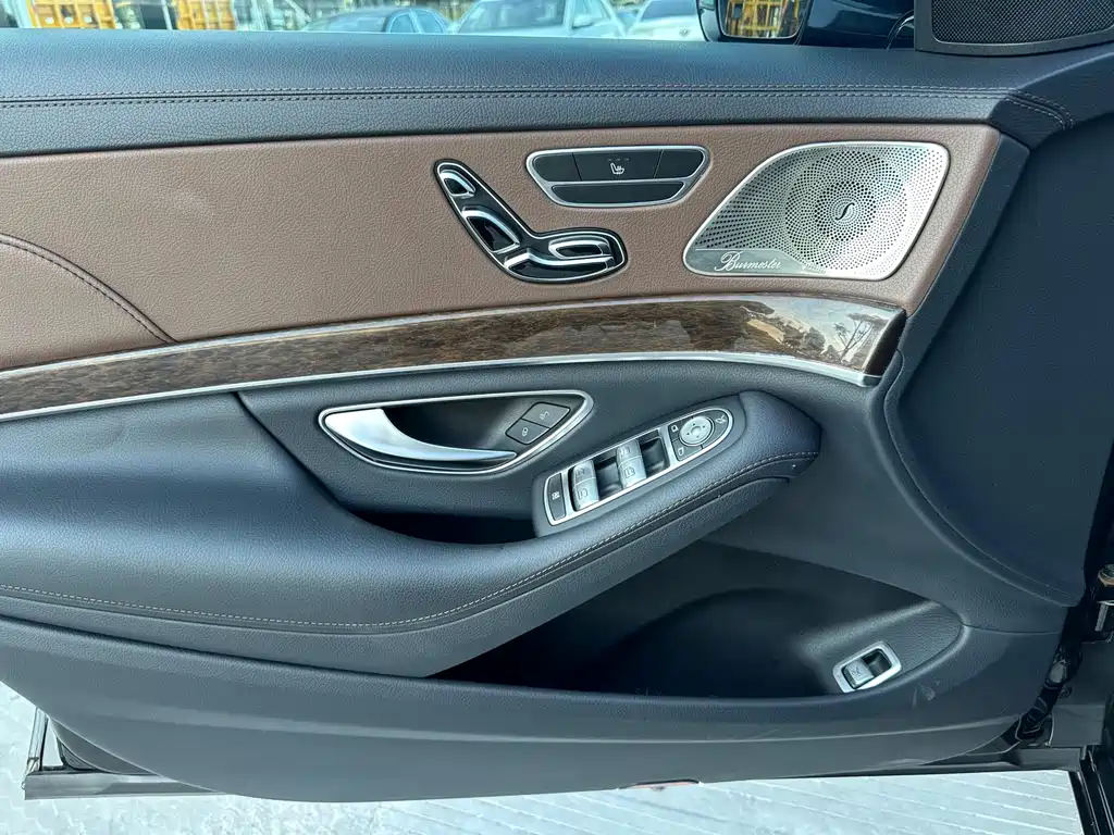 Mercedes-Benz S-Class — миниатюра 7