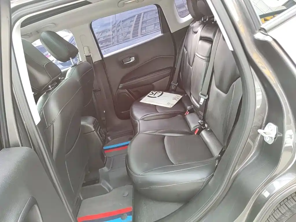 Jeep Compass — миниатюра 17