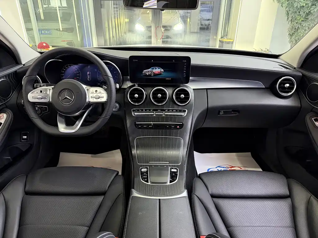 Mercedes-Benz C-Class — миниатюра 5