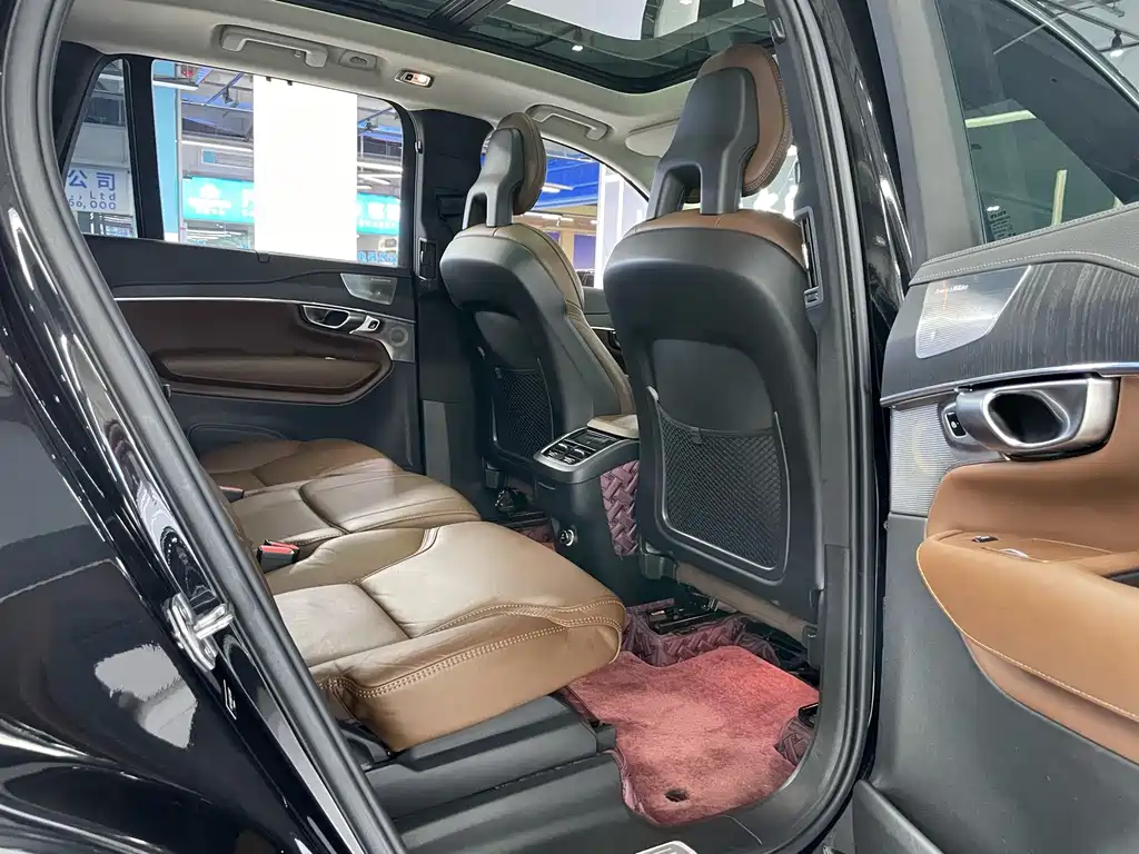 Volvo XC90 — миниатюра 10