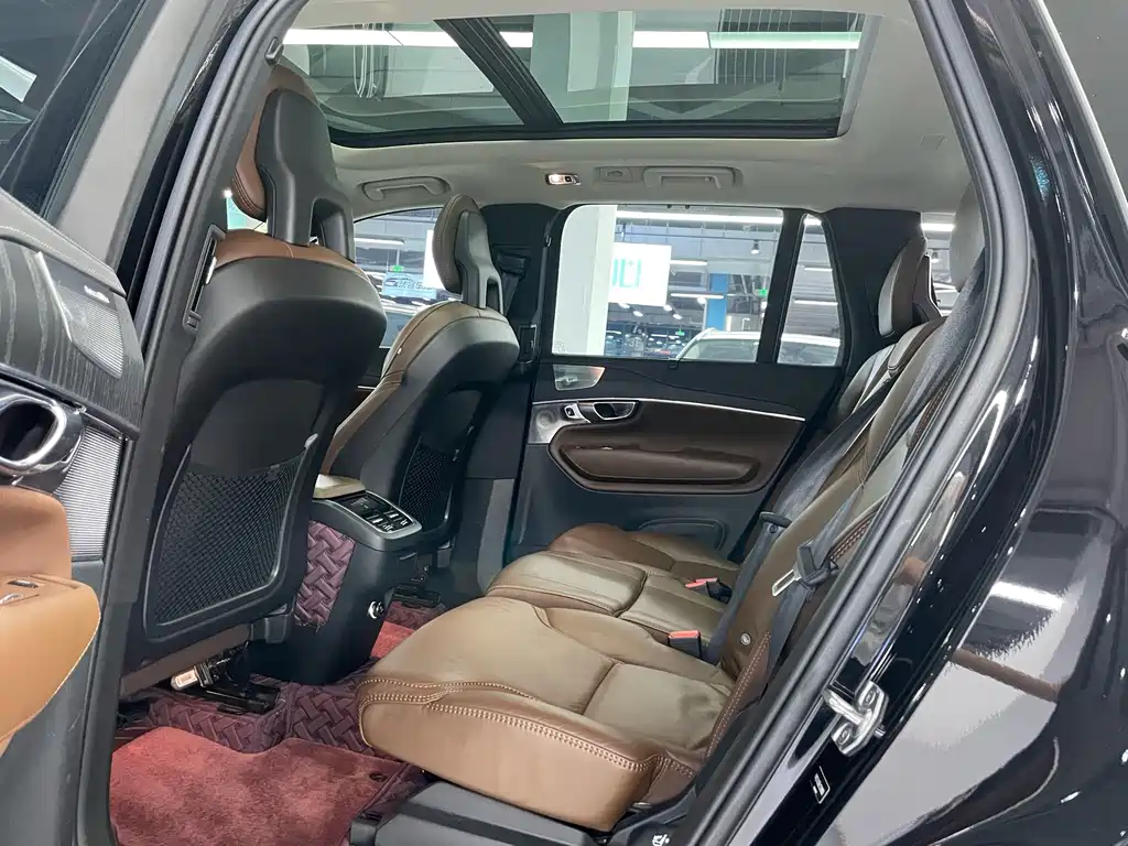 Volvo XC90 — миниатюра 7
