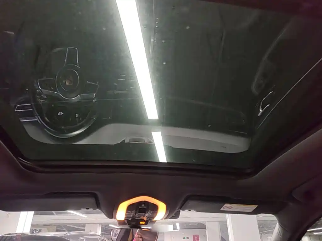 Porsche Macan — миниатюра 18