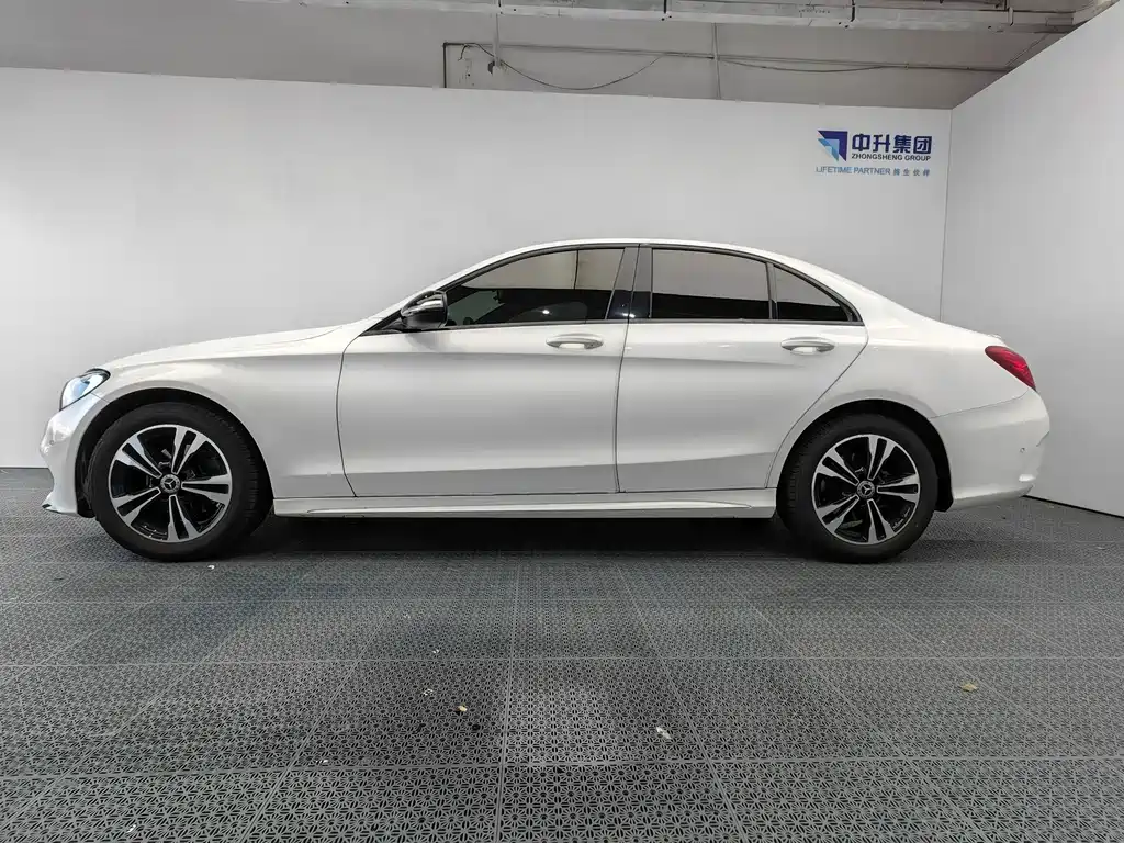 Mercedes-Benz C-Class — миниатюра 7
