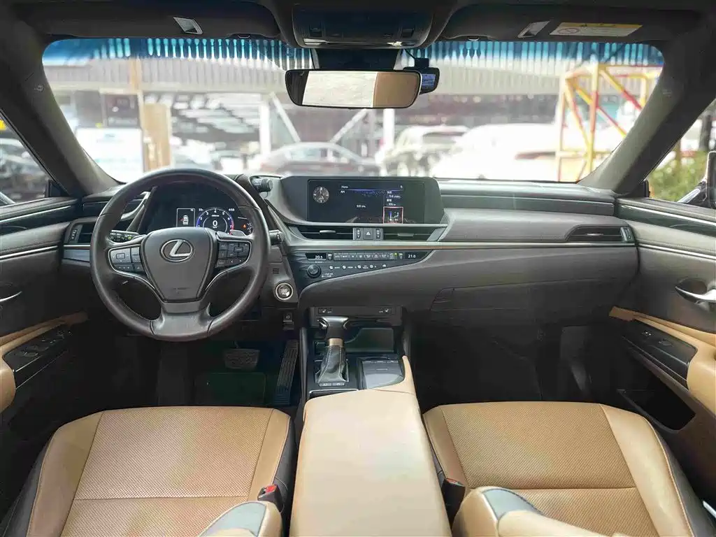 Lexus ES — миниатюра 9