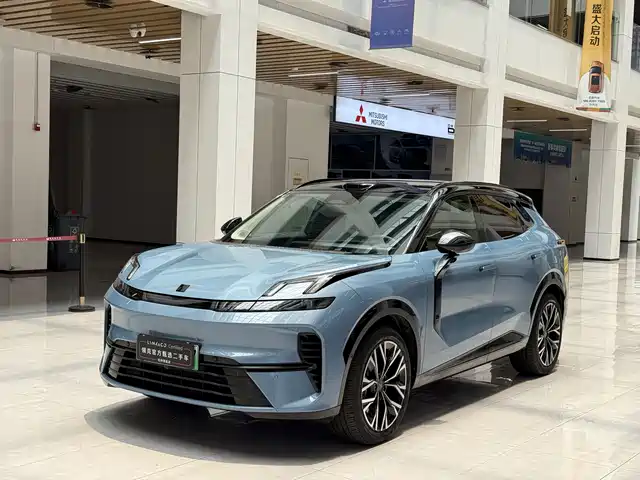 2025 Lynk & Co 08
