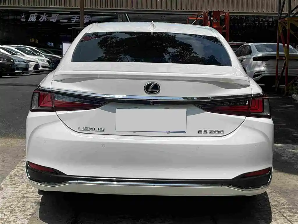 Lexus ES — миниатюра 6