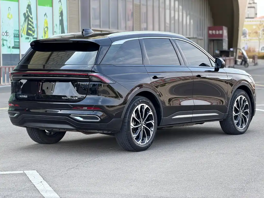 Lincoln Nautilus — миниатюра 8