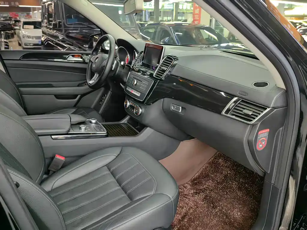 Mercedes-Benz GLS 2017 GLS 400 4MATIC Luxury