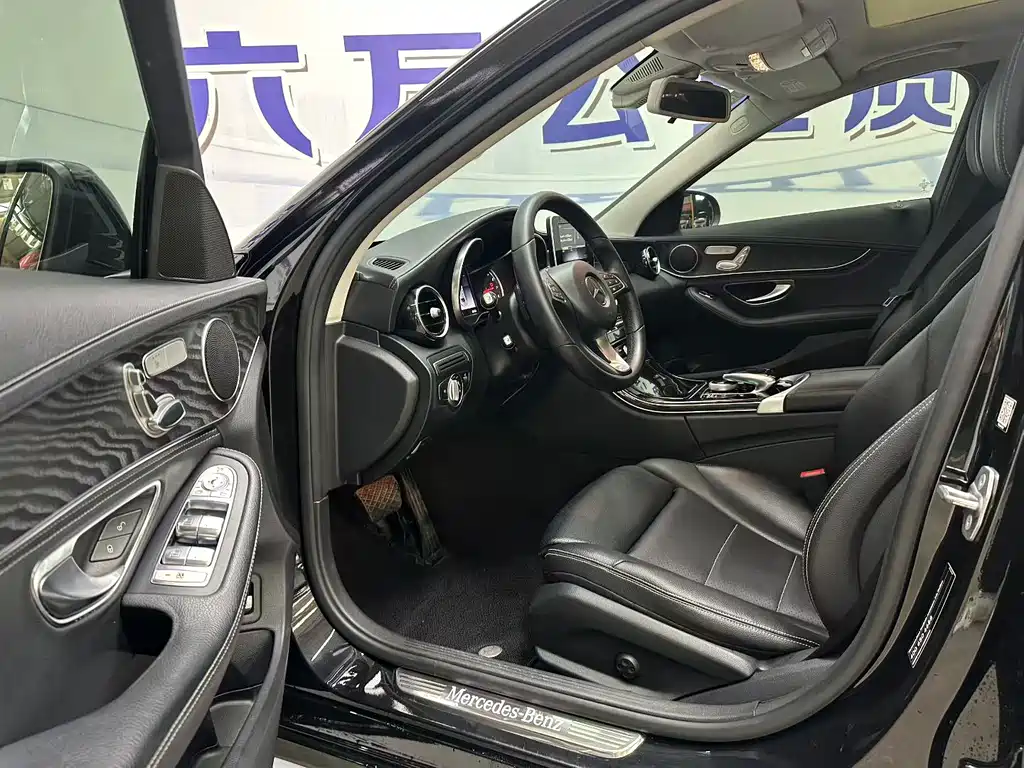 Mercedes-Benz C-Class — миниатюра 7
