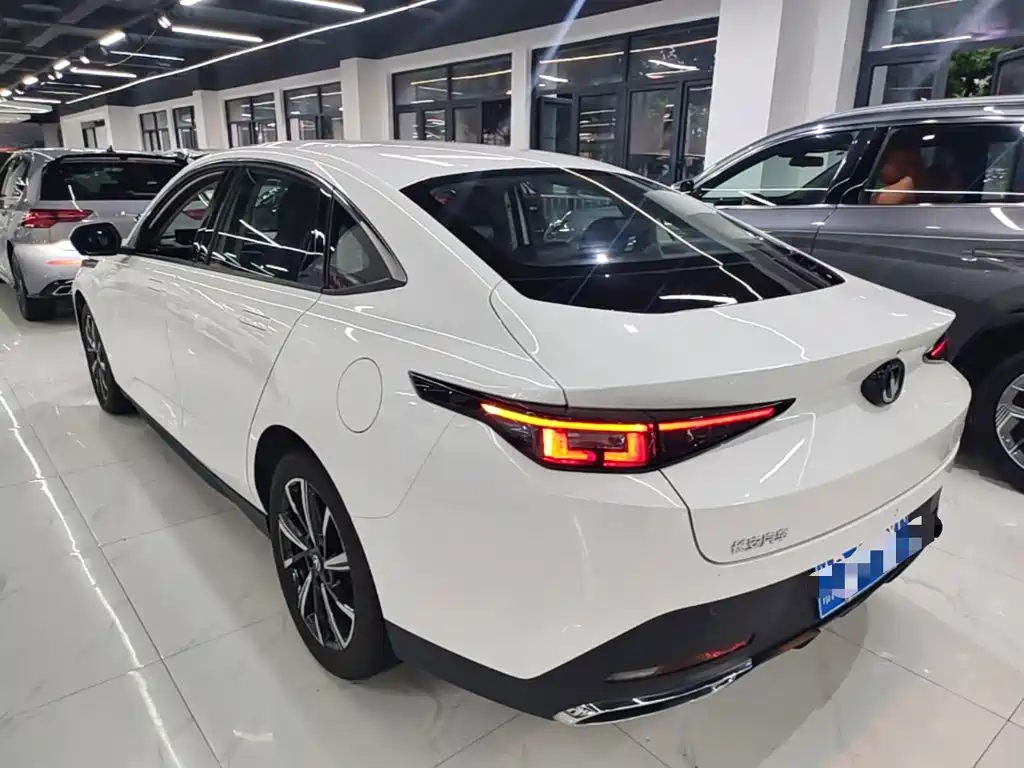 Changan Eado — миниатюра 5