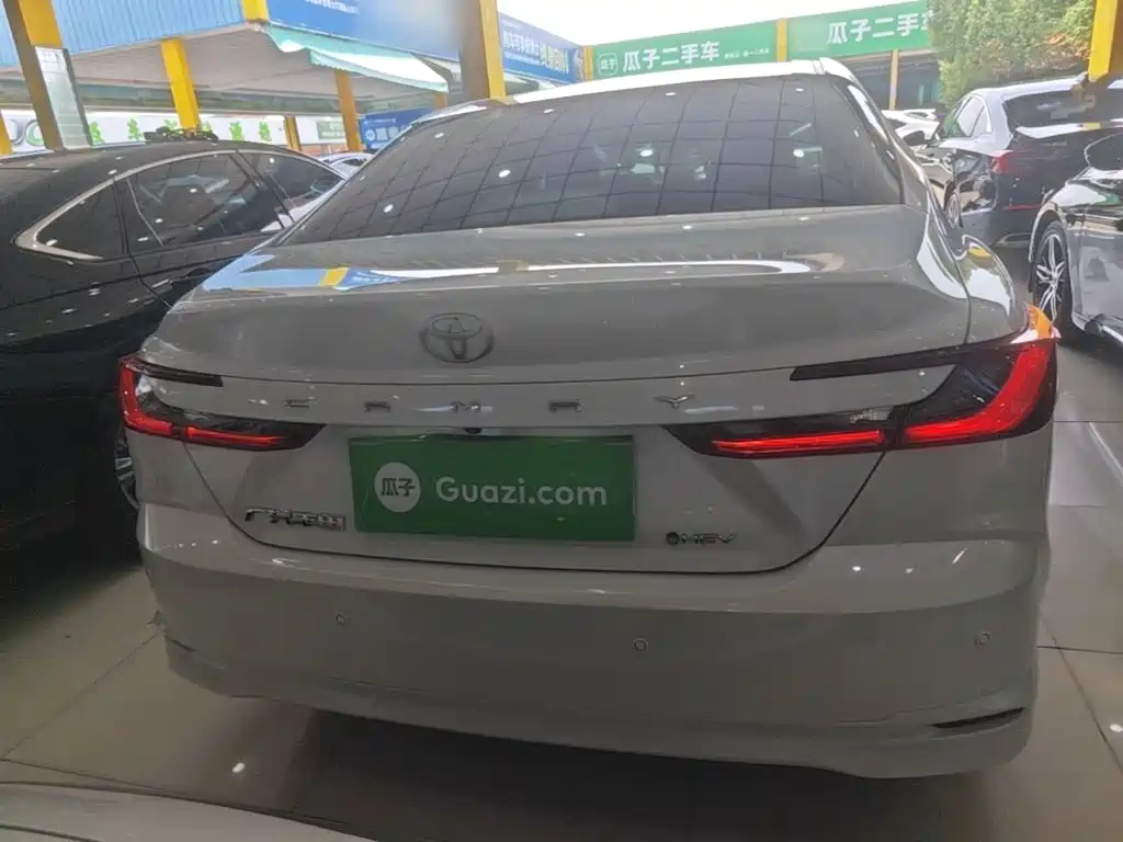 Toyota Camry — миниатюра 6