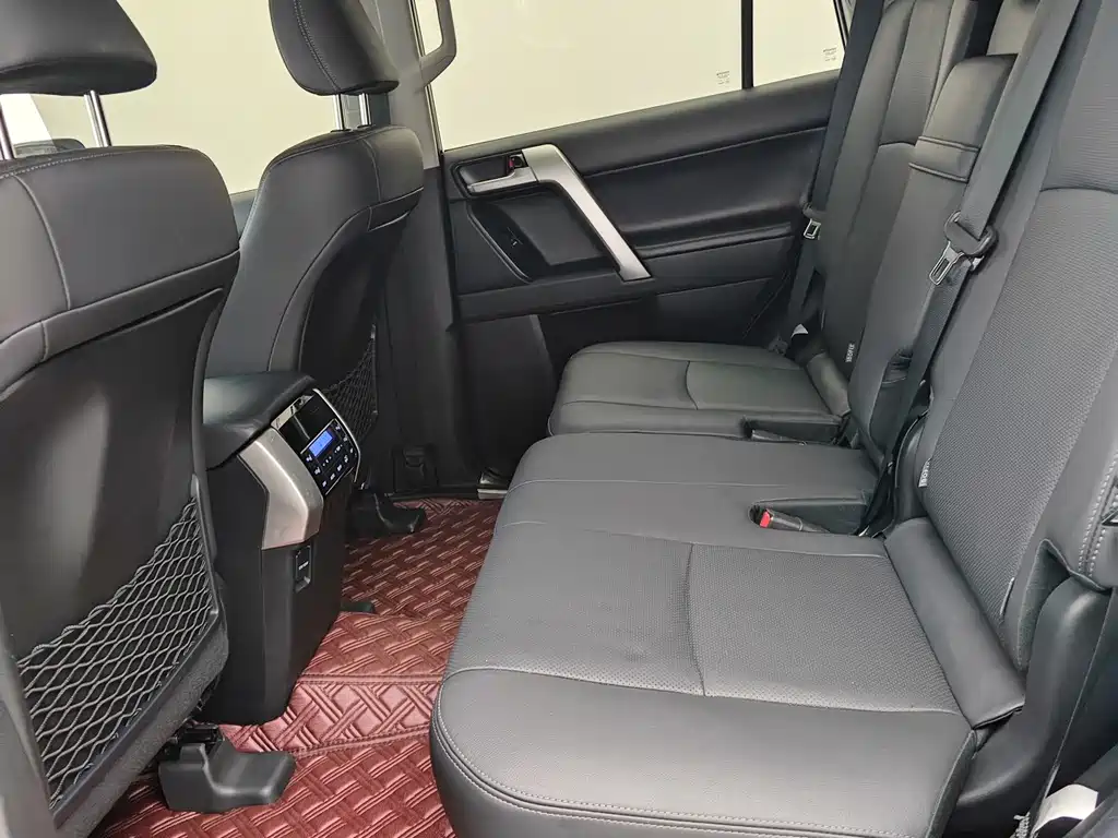 Toyota Prado — миниатюра 11