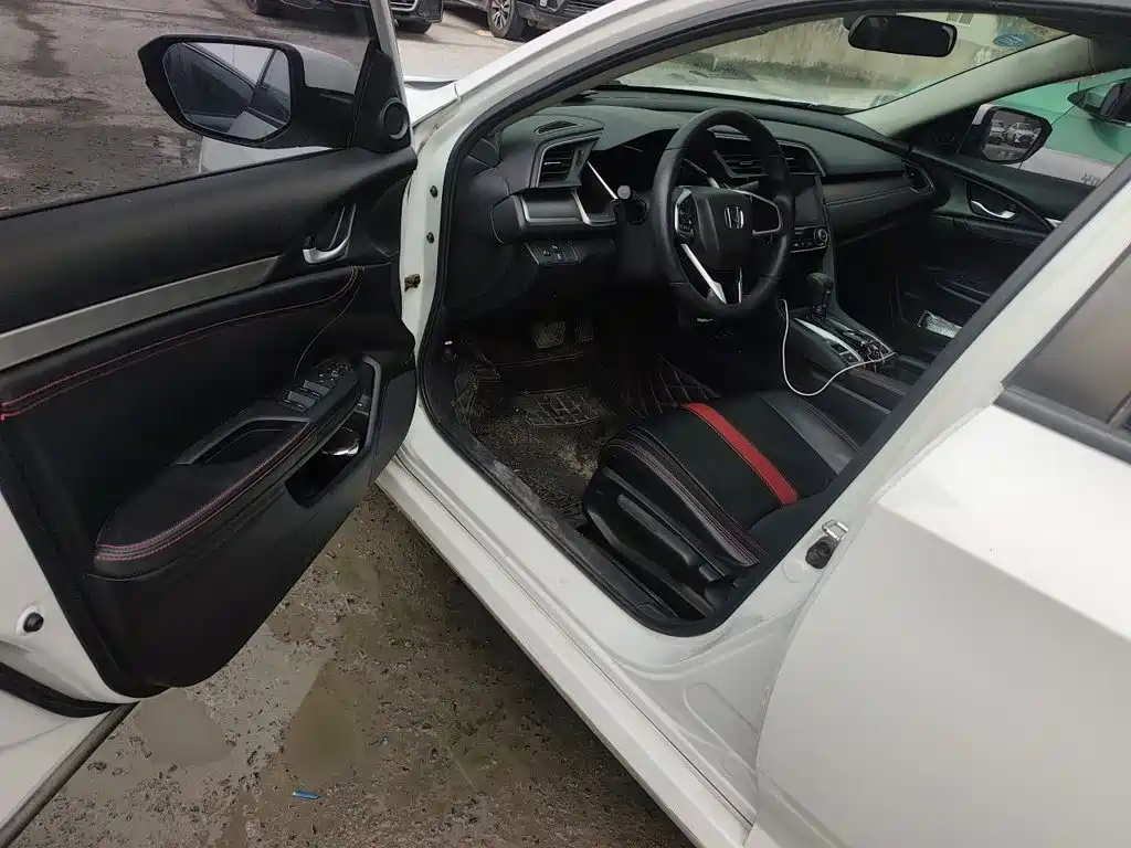 Honda Civic — миниатюра 12
