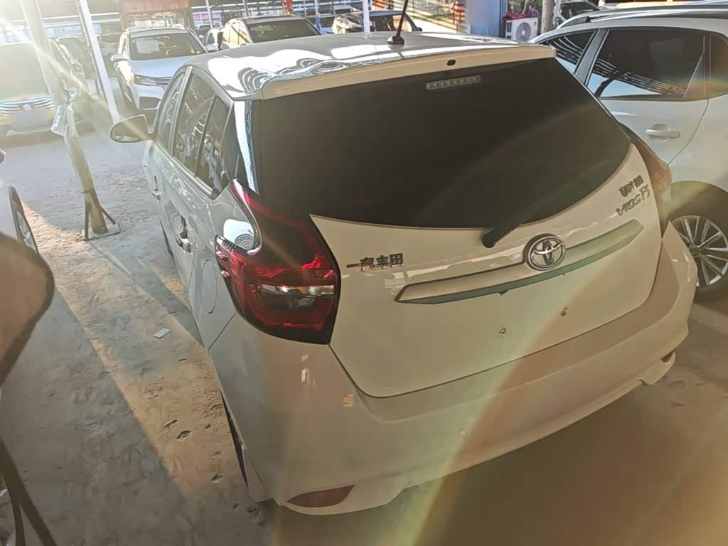 Toyota Vios FS 1.5 л 2022 г. Белый, пробег 30700 км