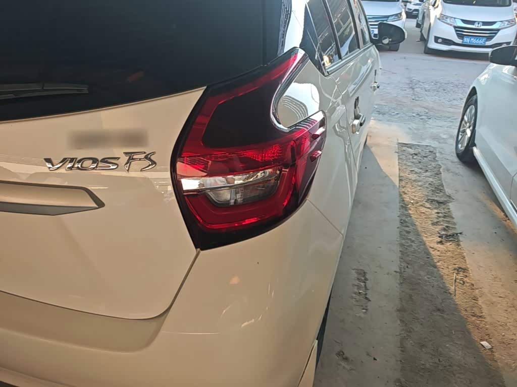 Toyota Vios FS 1.5 л 2022 г. Белый, пробег 30700 км