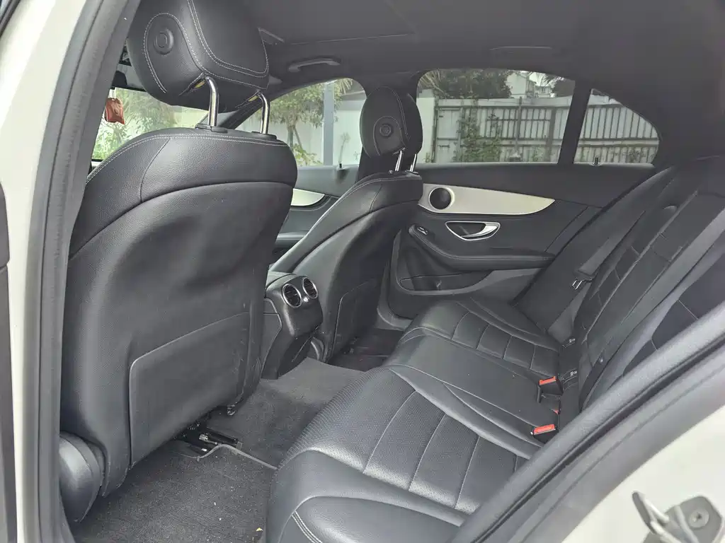 Mercedes-Benz C-Class — миниатюра 8