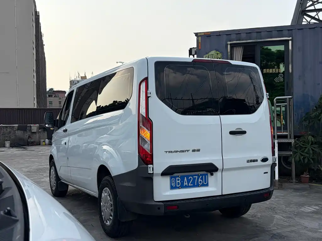 Ford Transit — миниатюра 9