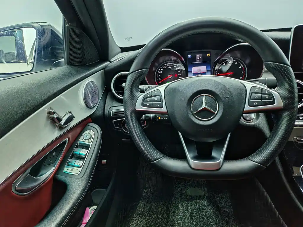 Mercedes-Benz C-Class — миниатюра 9