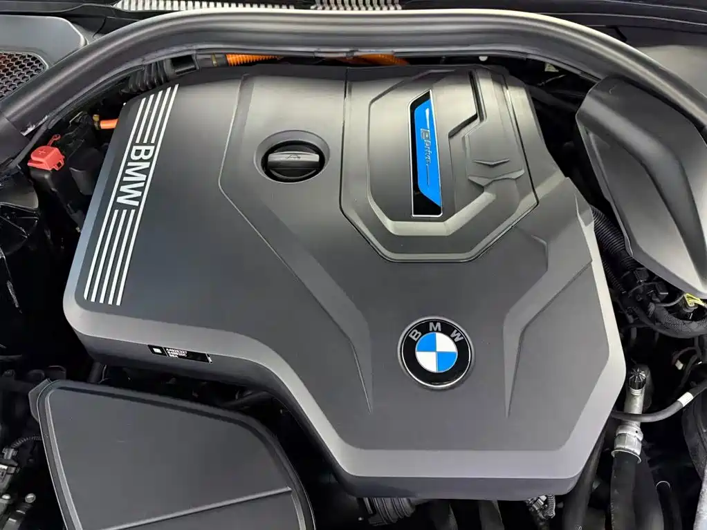 BMW 5 Series New Energy — миниатюра 16