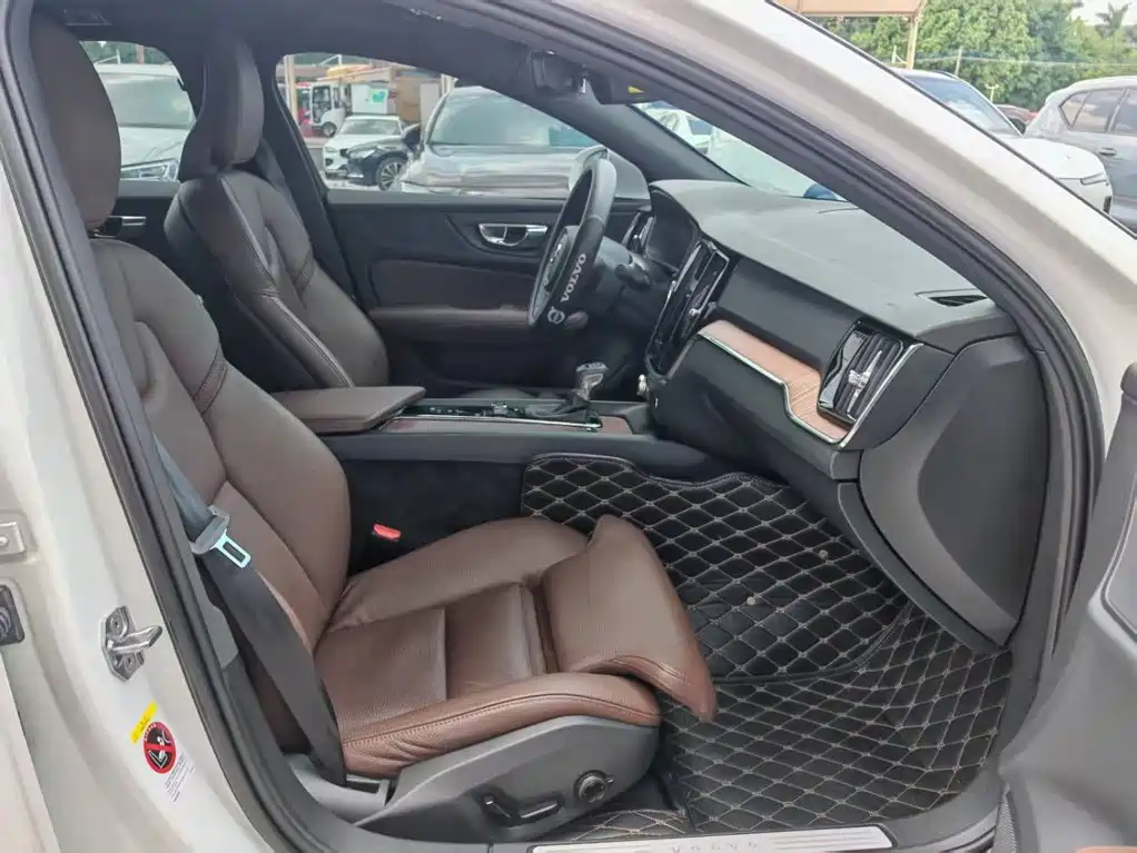 Volvo S60 — миниатюра 22