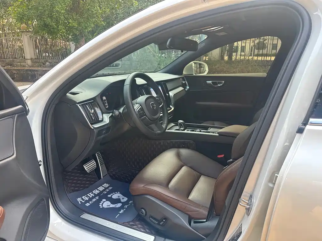 Volvo S60 — миниатюра 7