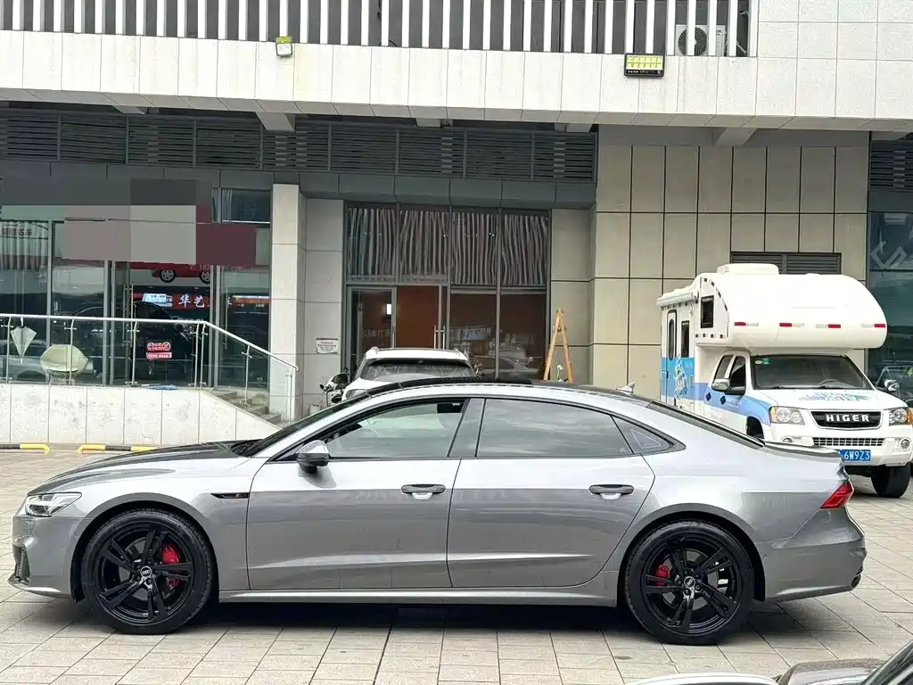 Audi A7L 2024 45TFSI quattro S-line