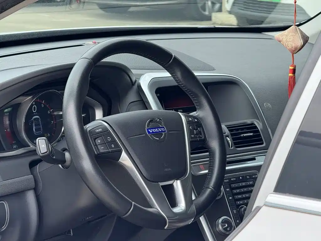 Volvo XC60 — миниатюра 9