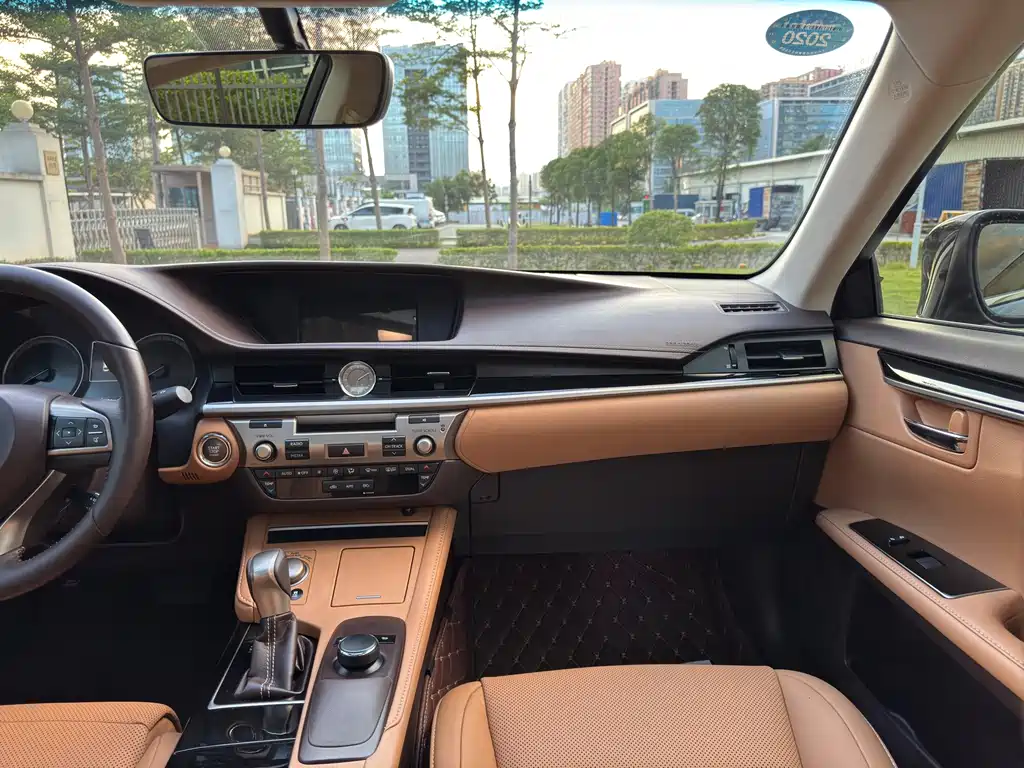Lexus ES — миниатюра 14
