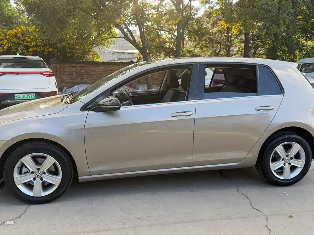 Volkswagen Golf — миниатюра 3