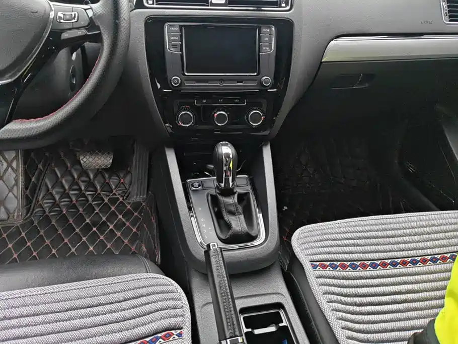 Volkswagen Sagitar — миниатюра 16