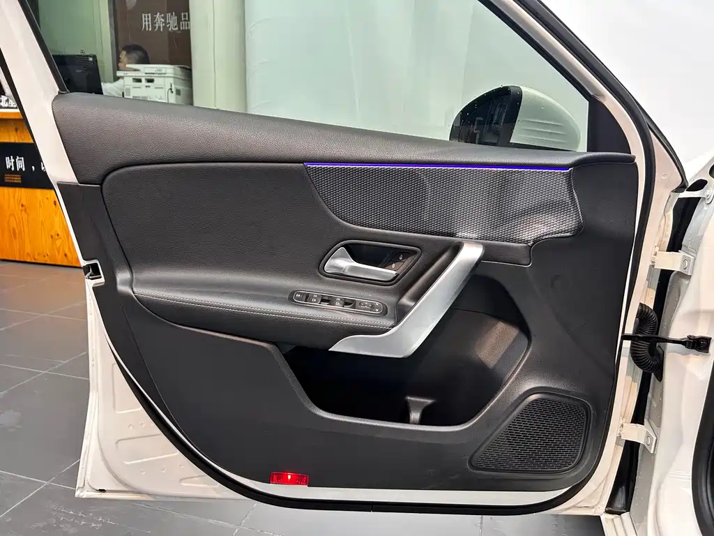 Mercedes-Benz A-Class (Import) — миниатюра 18