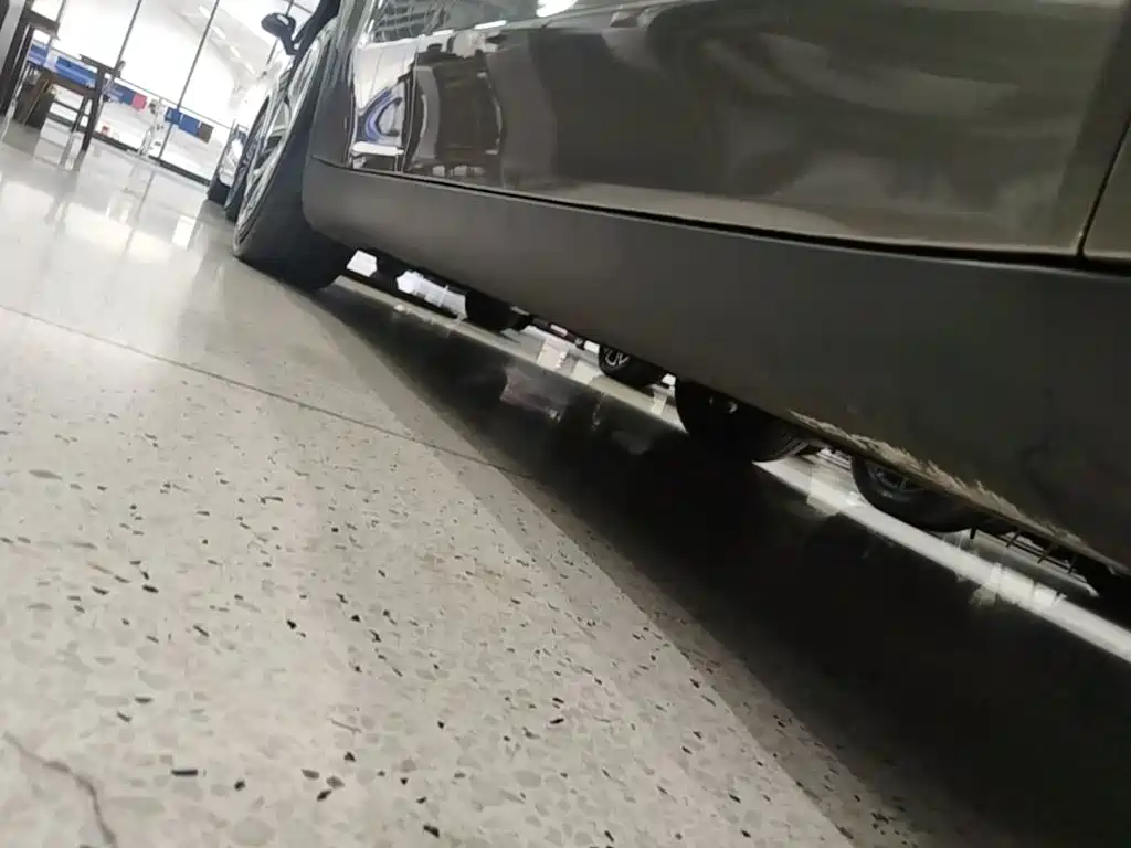 Tesla Model Y — миниатюра 21