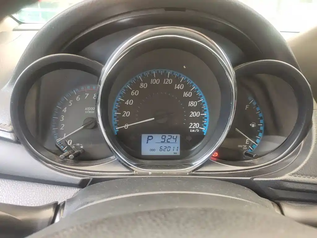 Toyota Yaris L — миниатюра 12