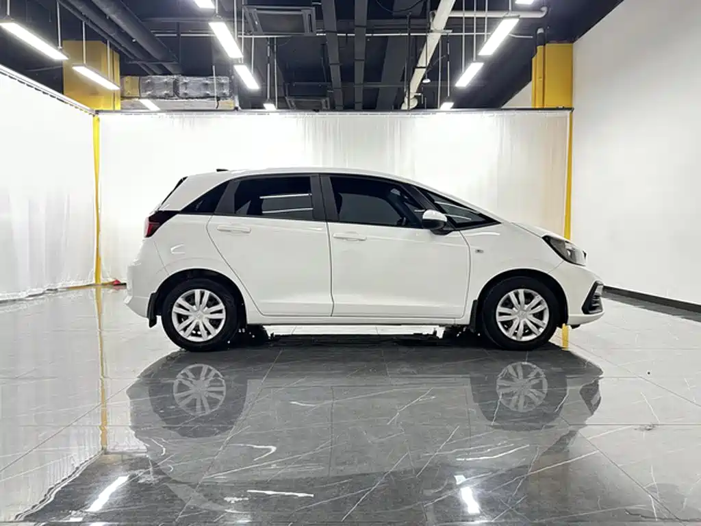 Honda Fit — миниатюра 7
