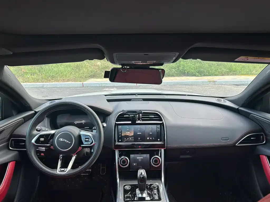 Jaguar XEL 2022 2.0T 250PS R-DYNAMIC S Sport