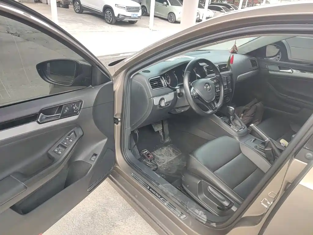 Volkswagen Sagitar — миниатюра 16