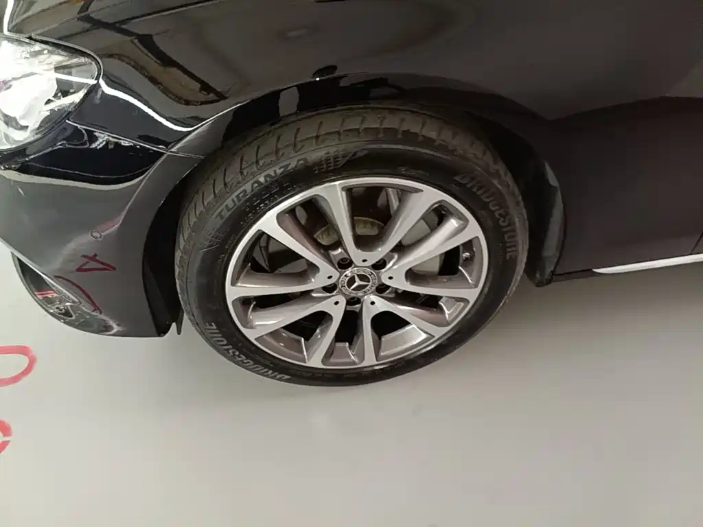 Mercedes-Benz E-Class — миниатюра 23