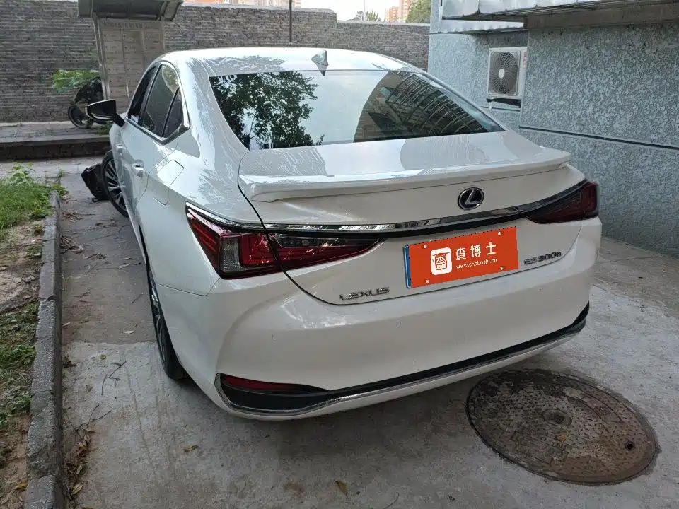 Lexus ES — миниатюра 6