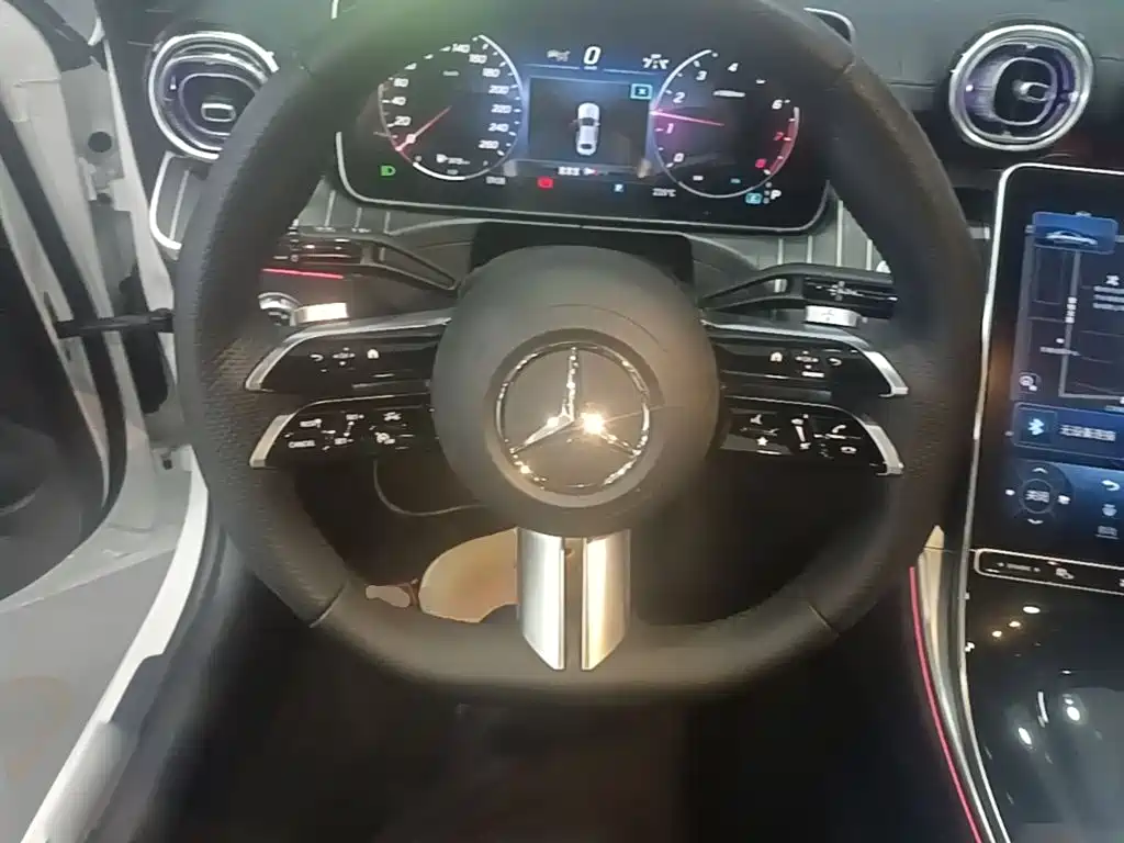 Mercedes-Benz C-Class — миниатюра 11