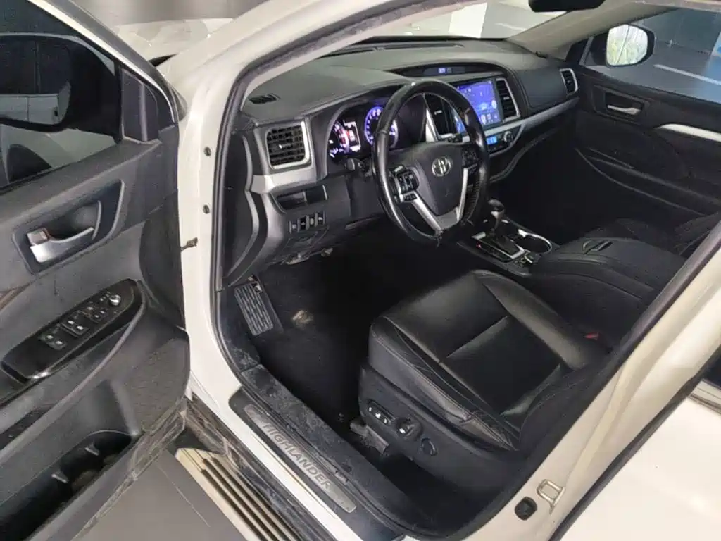 Toyota Highlander — миниатюра 21