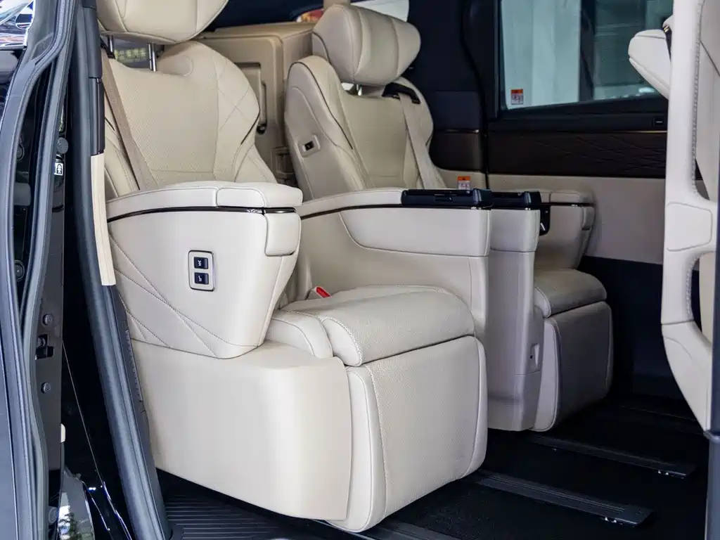 Toyota Vellfire 2024 2.5L